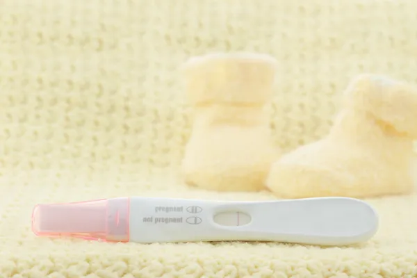 Negativní těhotenský test — Stock fotografie