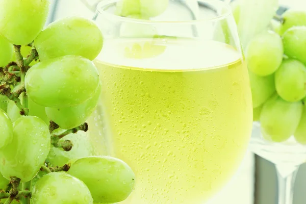 Белый виноградный сок — стоковое фото
