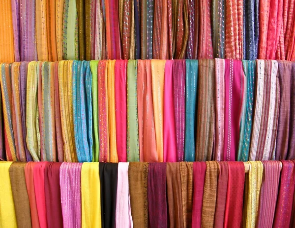 Foulards colorés fond — Photo