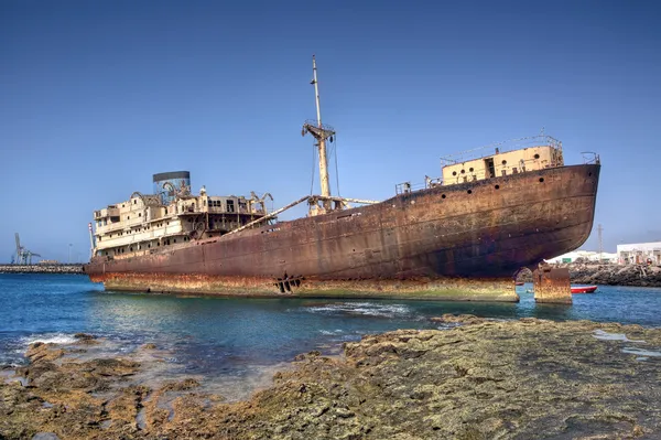 Un viejo naufragio —  Fotos de Stock