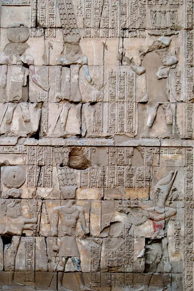 Reliëfs in karnak — Stockfoto