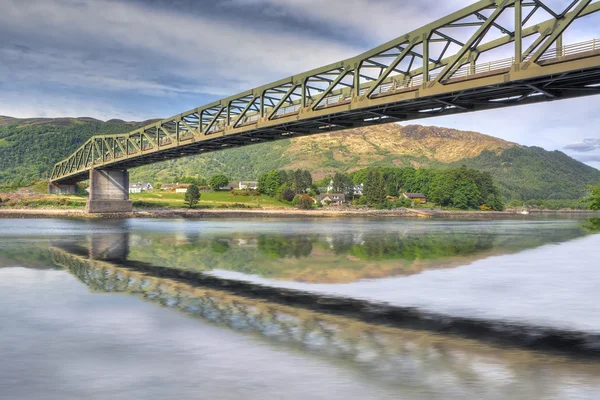 Bridge above Scottish lake — Stock Photo, Image