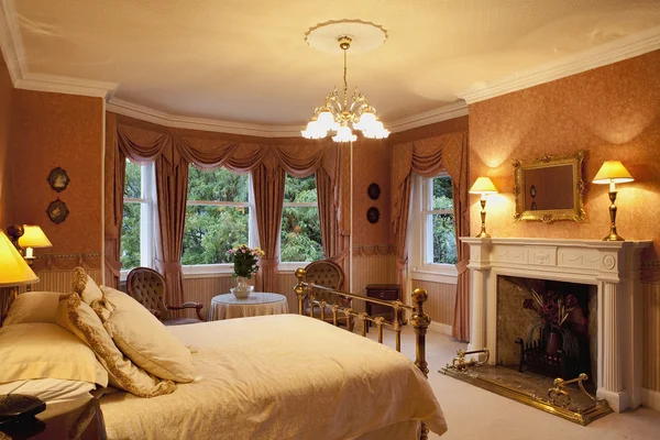 ビクトリア朝の寝室 ロイヤリティフリーのストック画像