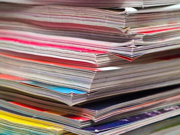 Magazines Unevenly Stacked Edge Focus — Stock Photo, Image