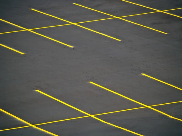 Пустой паркинг — стоковое фото