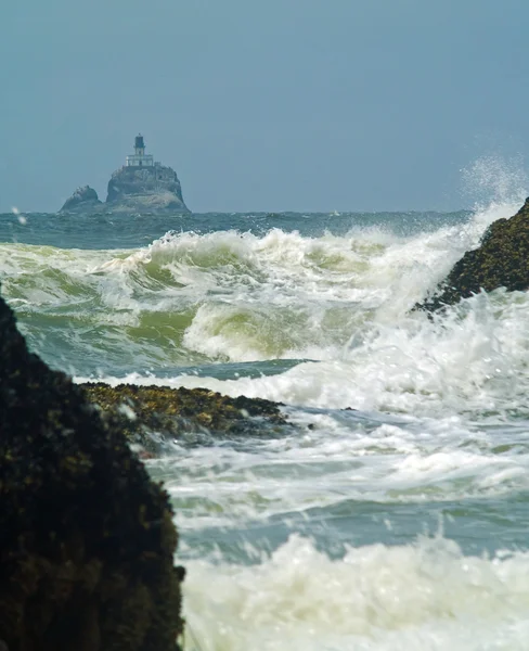 オレゴン州の海岸にひどいティリー灯台 — ストック写真