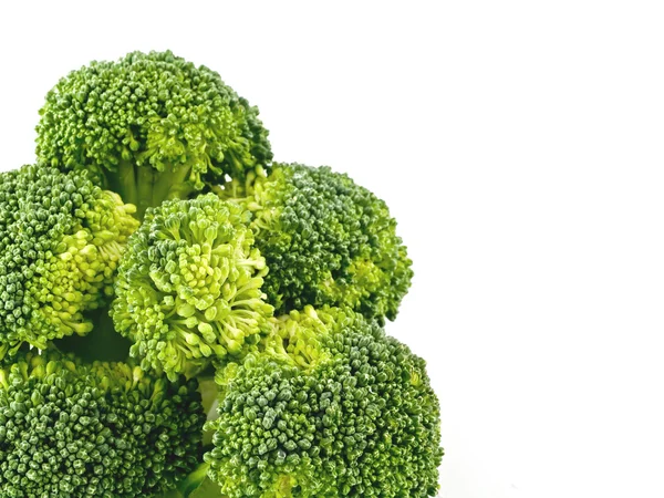 Taze, taze, yeşil brokoli parçaları, kesme ve yemeye hazır — Stok fotoğraf