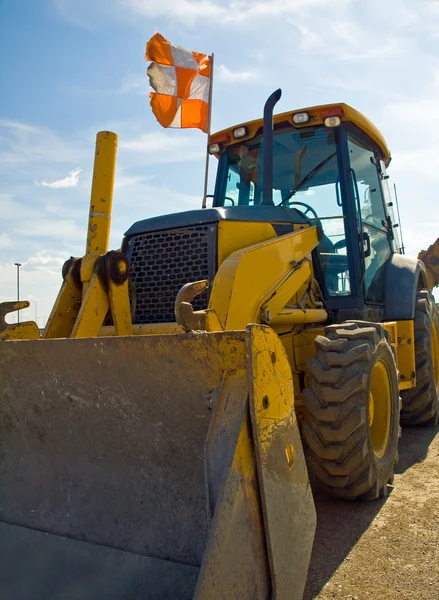 Bulldozer Construction Equipment estacionado en el lugar de trabajo — Foto de Stock