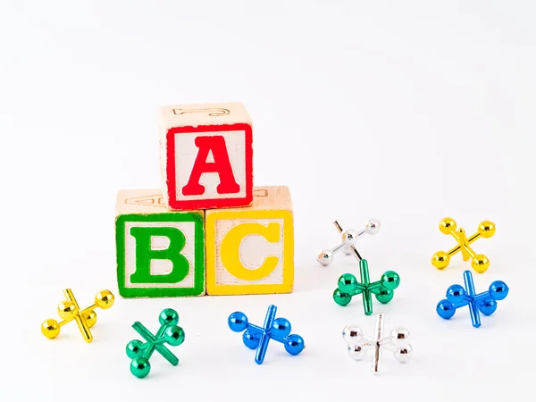 다채로운 알파벳 abc 블록과 어린이 테마 잭 — 스톡 사진