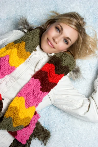 Blonďatá zimní dívka — Stock fotografie