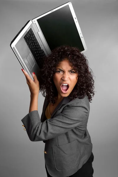 Kızgın laptop kadın — Stok fotoğraf