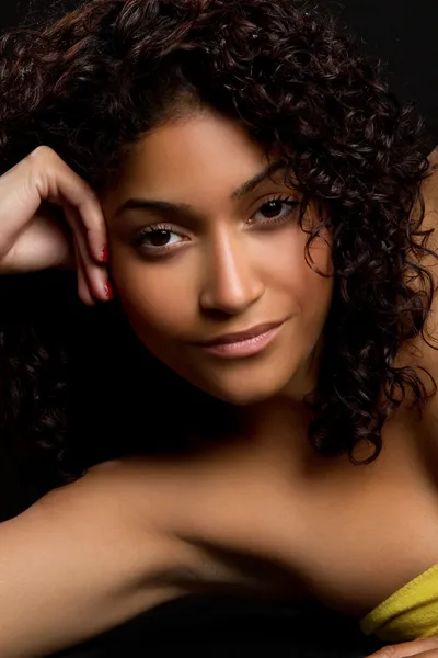 Csinos fekete nő — Stock Fotó