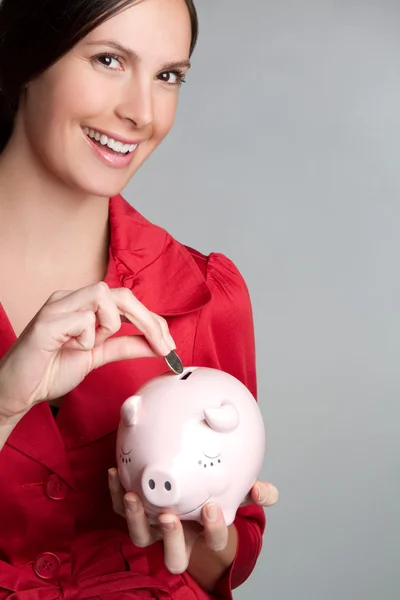 Mujer ahorrando dinero — Foto de Stock