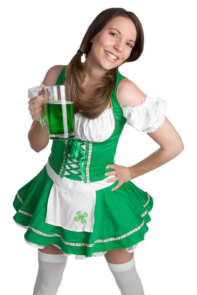 İrlandalı kız holding bira — Stok fotoğraf