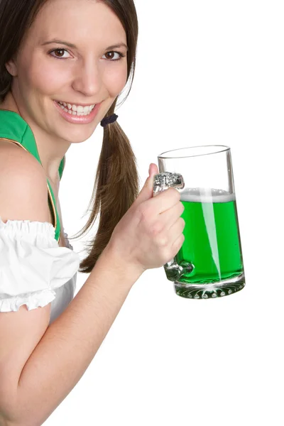 Menina irlandesa segurando cerveja — Fotografia de Stock