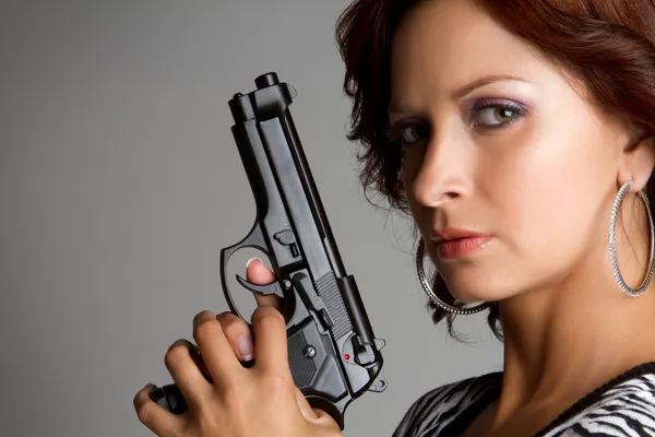 Sexy pistool vrouw — Stockfoto
