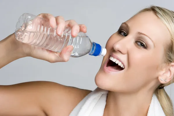 Női ivóvíz — Stock Fotó