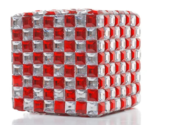 Röd och klar spegel kub — Stockfoto