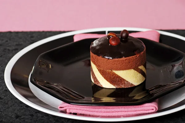Choklad Tryffel tårta efterrätt — Stockfoto