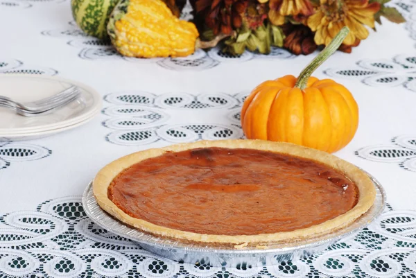 Whole pumpkin pie — Stock Photo, Image