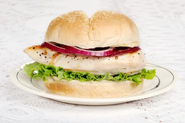 Barbecue chicken burger — Stock Photo, Image