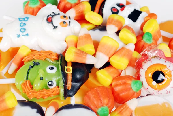 Крупним планом різноманітні цукерки на Хелловін — стокове фото