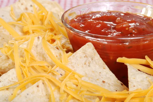Macros nachos y queso con salsa —  Fotos de Stock