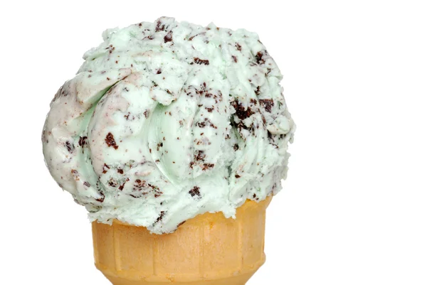 Closeup mint chocolate chip ice cream ondiepe dof — Stockfoto