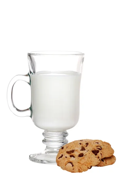 Copo de leite e biscoitos foco na caneca — Fotografia de Stock