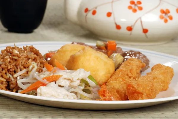 stock image Plate of chinese food