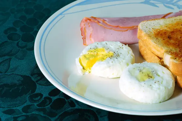 水煮的蛋和火腿 — 图库照片