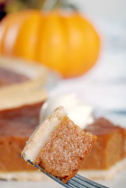 Pumpkin pie on a fork — Stock Photo, Image