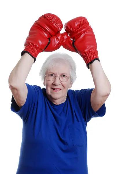 Mulher sênior vencedora do boxe — Fotografia de Stock