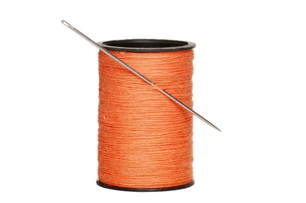 Linha de costura com agulha — Fotografia de Stock