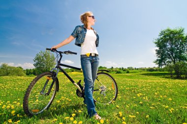 Bisiklet ile kadın