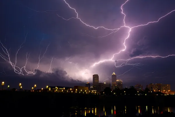 Tempestade sobre a cidade — Fotografia de Stock