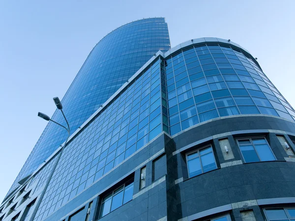 Yüksek modern Binası — Stok fotoğraf
