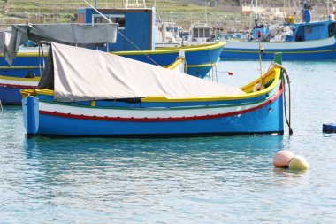 geleneksel Malta balıkçı teknesi