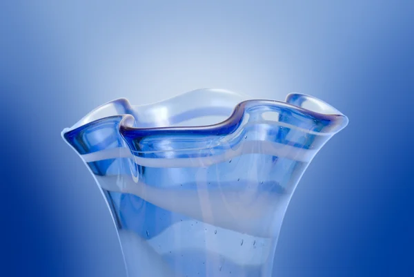 Profili bir mavi cam vazo — Stok fotoğraf