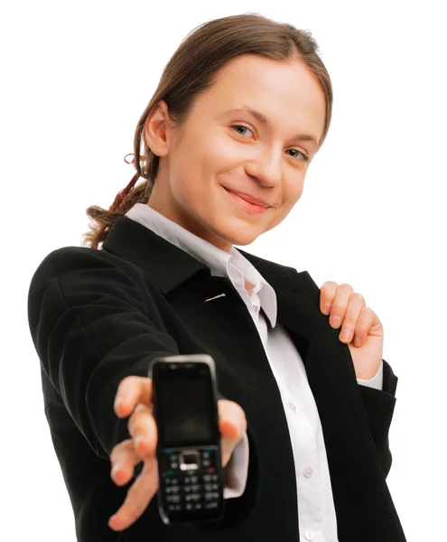 Молодая деловая женщина показывает сотовый телефон — стоковое фото