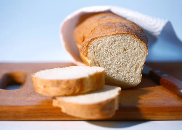 Pan con tres rebanadas —  Fotos de Stock