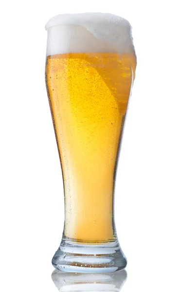 Copo cheio de cerveja — Fotografia de Stock