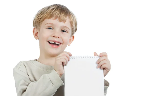 Μικρό αγόρι με ένα σημειωματάριο — Φωτογραφία Αρχείου