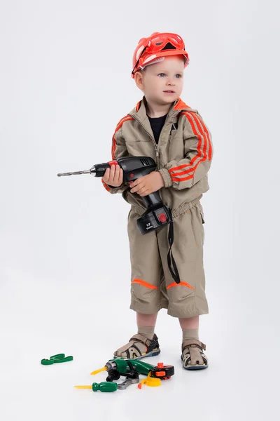 Chłopiec i narzędzia — Zdjęcie stockowe