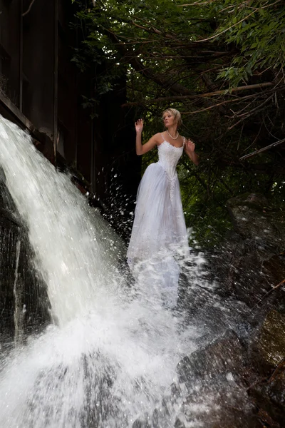Young Bride On A River — Stock Photo, Image