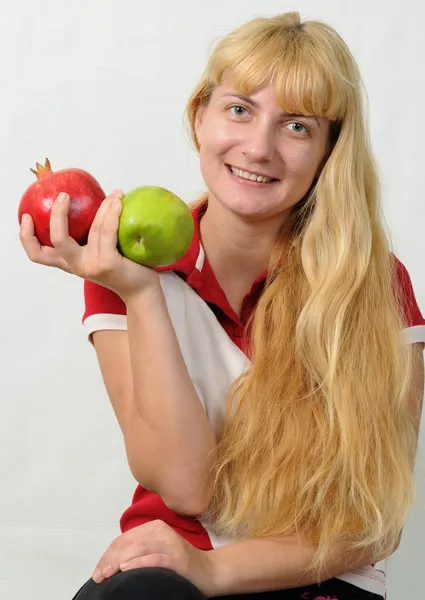 Granaatappel en apple — Stockfoto