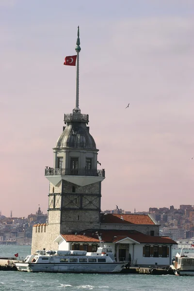 Jungfrur tornet i istanbul — Stockfoto