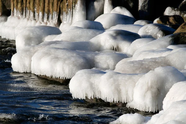 氷のような石を海海岸線 — ストック写真
