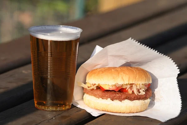 Hamburger and beer — Stock Photo, Image