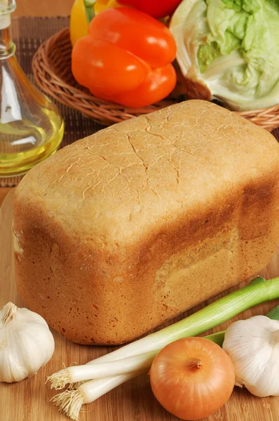 Pane fatto in casa con decorazione — Foto Stock